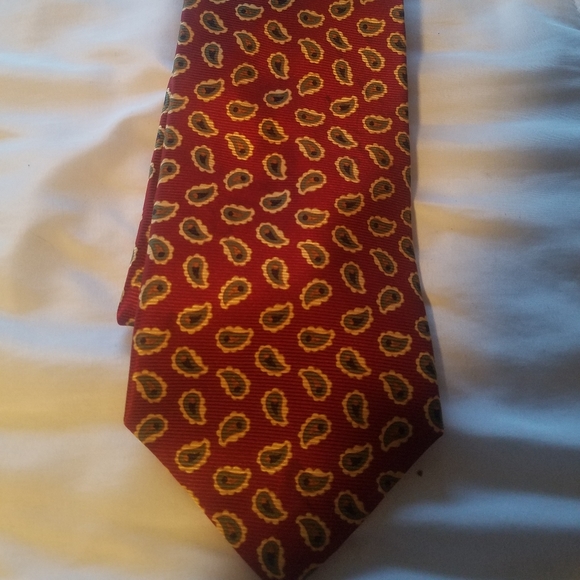 Brooks Brothers paisley patterned ties - Picture 5 of 8